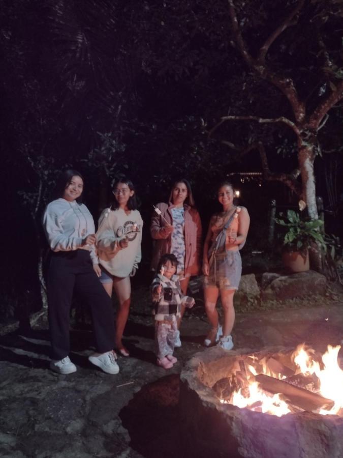 Finca clima templado, quebrada y jacuzzi; los clientes pueden usar todo el espacio y no tendrán que compartirlo con el anfitrión ni con otros huéspedes, calles en buen estado Alban  Exterior foto